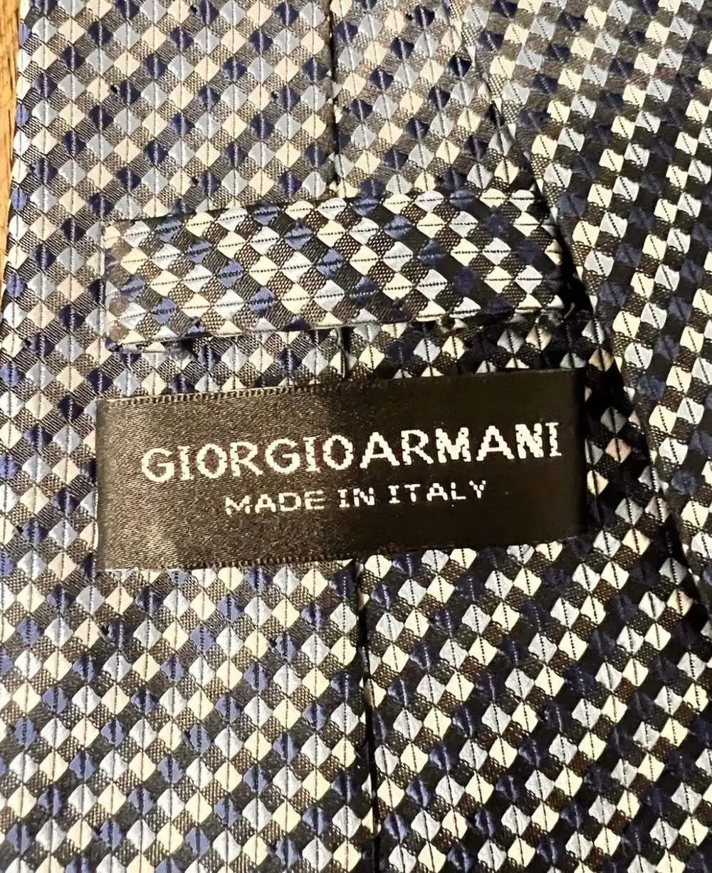 Giorgio Armani Men's Blue and White Geometric Patterned 100% Silk Tie
